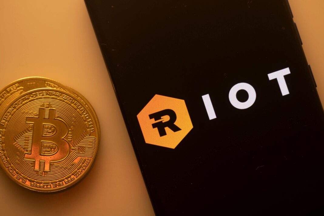 Riot Platforms Offloads 3,778 BTC Worth Over $250M